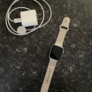 Apple Watch Series 8 GPS + Cellular 45mm Starlight Aluminum Case